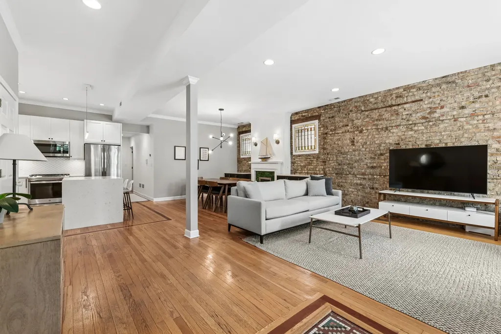 1428 West Olive Avenue Chicago IL 60660