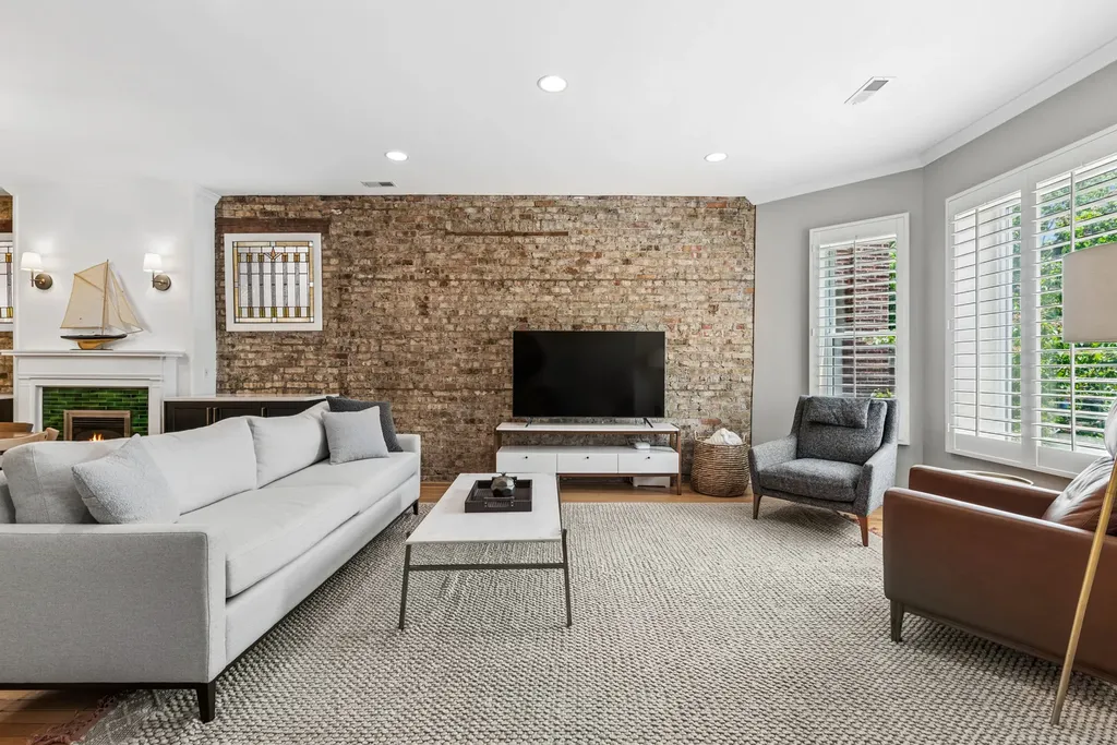 1428 West Olive Avenue Chicago IL 60660