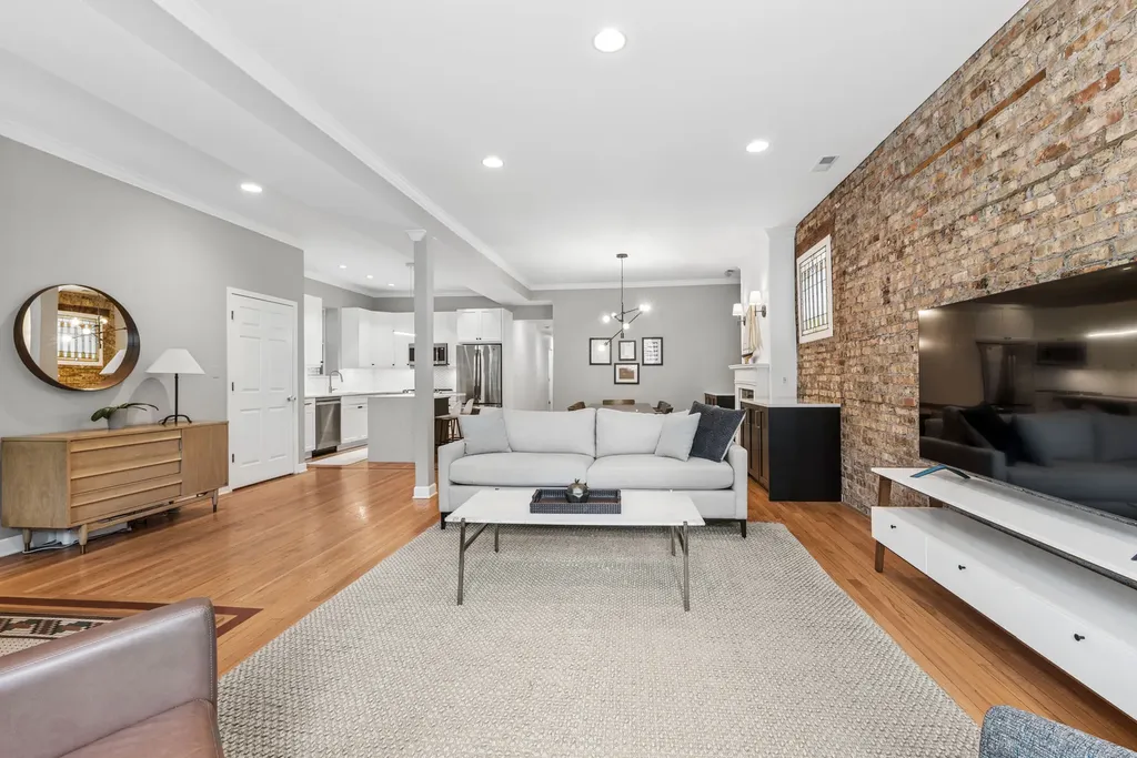 1428 West Olive Avenue Chicago IL 60660
