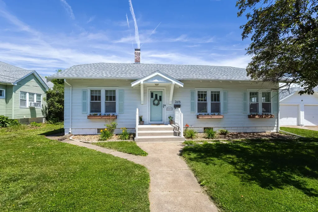 2615 30TH Street Rock Island IL 61201