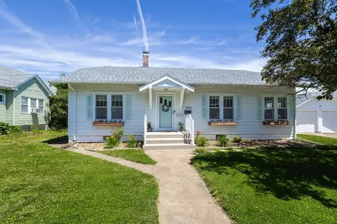 2615 30TH Street Rock Island IL 61201