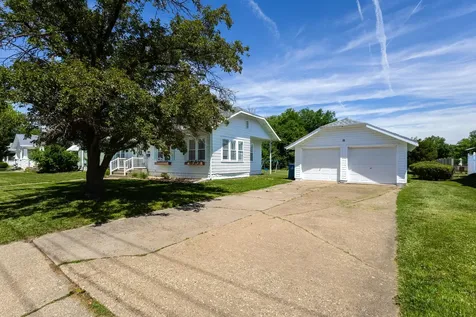 2615 30TH Street Rock Island IL 61201