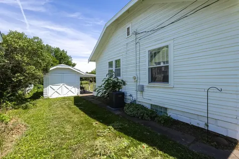 2615 30TH Street Rock Island IL 61201