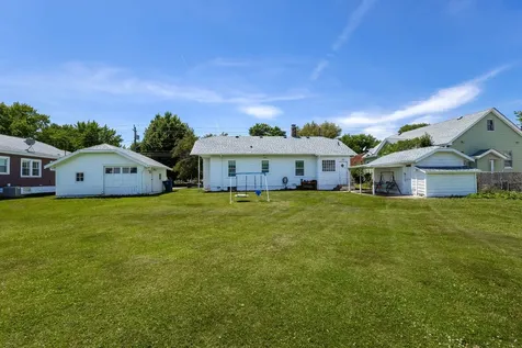 2615 30TH Street Rock Island IL 61201