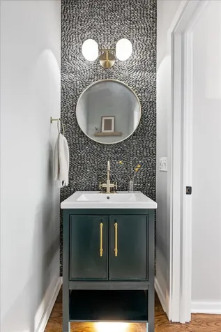 1955 North Leavitt Street Chicago IL 60647