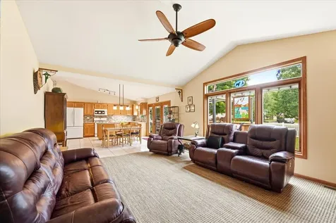 1213 Glen Mor Drive Shorewood IL 60404