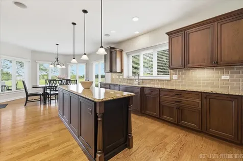 2460 Bird Lane Batavia IL 60510