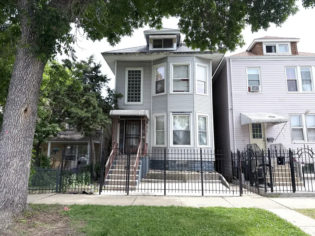 2315 North Mango Avenue Chicago IL 60639