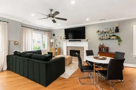 1517 West Adams Street Chicago IL 60607