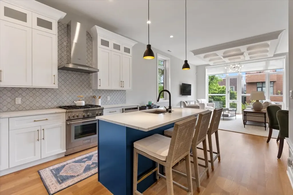 938 North Winchester Avenue Chicago IL 60622