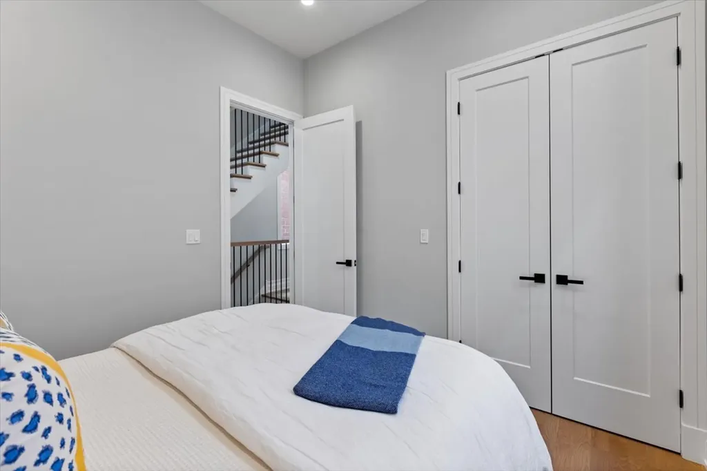 938 North Winchester Avenue Chicago IL 60622