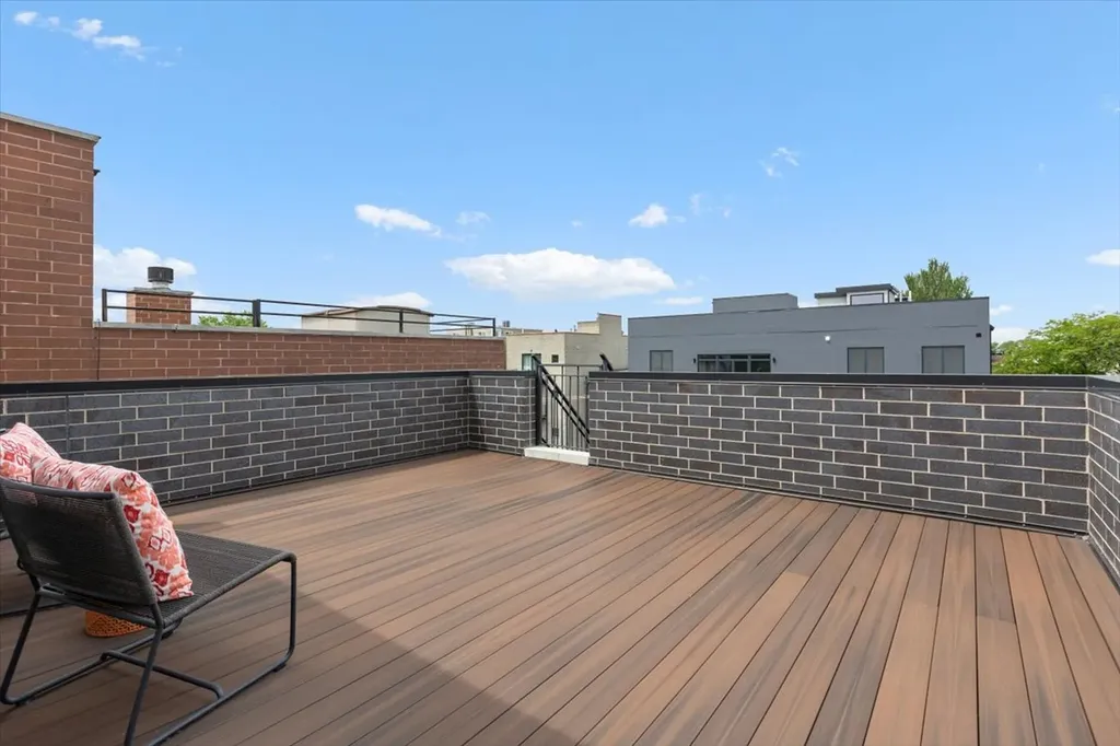 938 North Winchester Avenue Chicago IL 60622