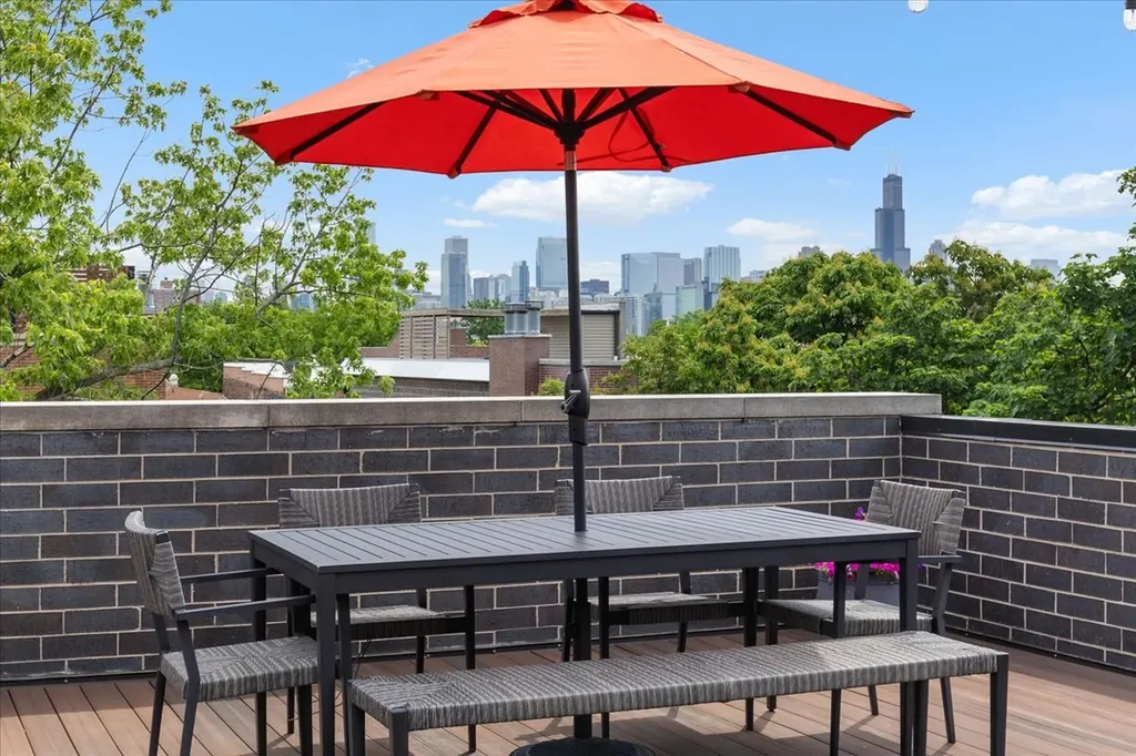 938 North Winchester Avenue Chicago IL 60622