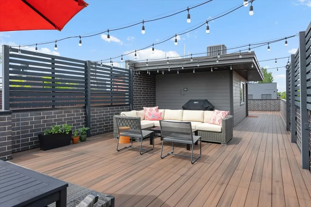 938 North Winchester Avenue Chicago IL 60622