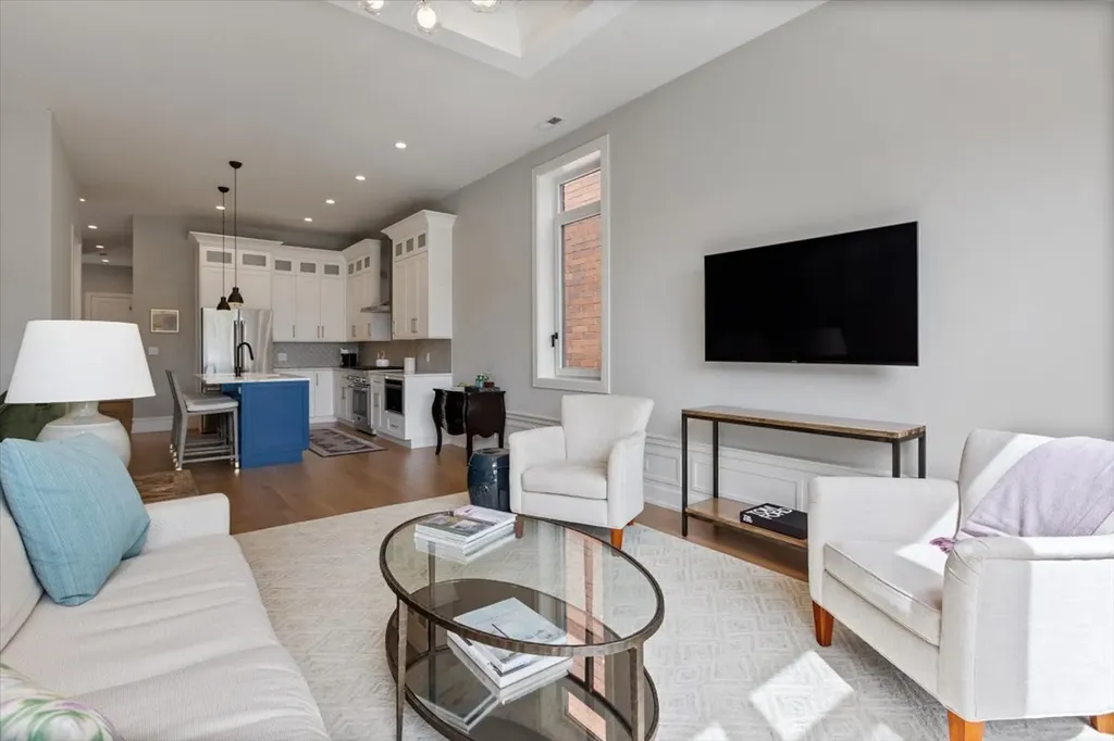 938 North Winchester Avenue Chicago IL 60622