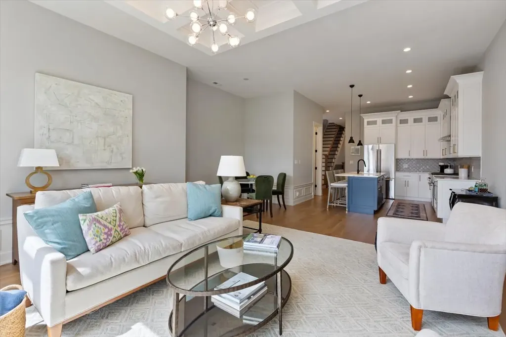 938 North Winchester Avenue Chicago IL 60622