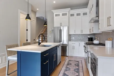938 North Winchester Avenue Chicago IL 60622