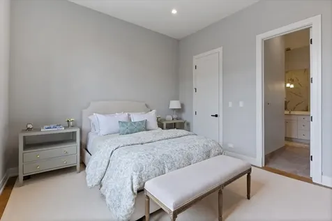 938 North Winchester Avenue Chicago IL 60622