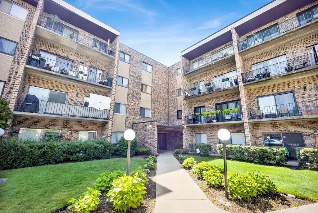 725 West Huntington Commons Road Mount Prospect IL 60056