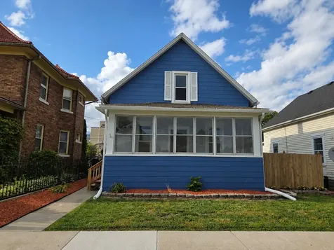 717 17TH Avenue Moline IL 61265