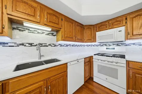 7998 Champlain Avenue Tinley Park IL 60477