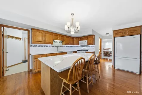 7998 Champlain Avenue Tinley Park IL 60477