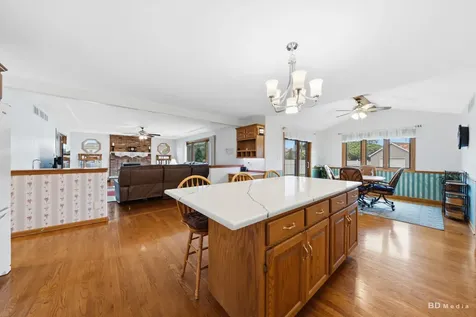 7998 Champlain Avenue Tinley Park IL 60477