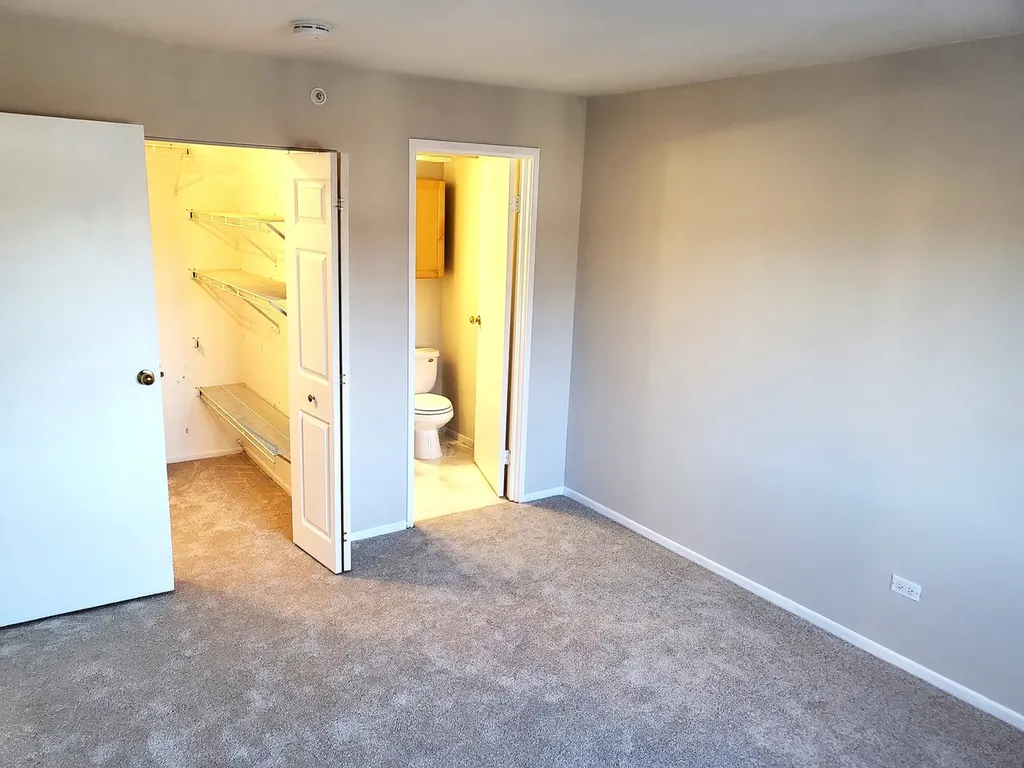 2640 Pirate Cove Schaumburg IL 60173