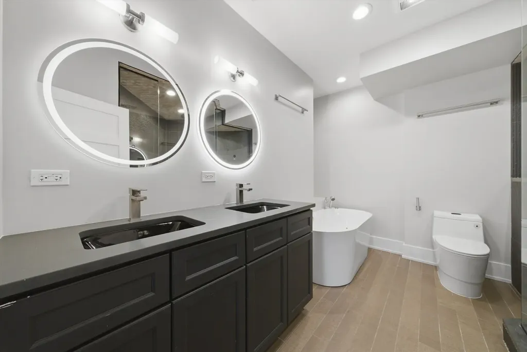 308 West Evergreen Avenue Chicago IL 60610