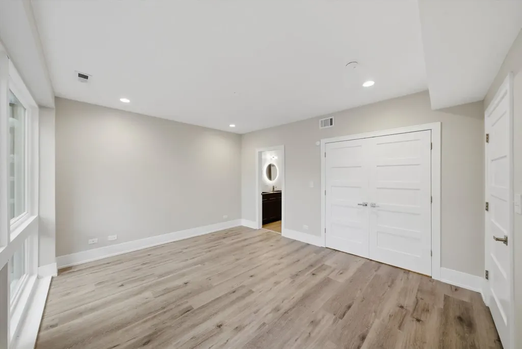 308 West Evergreen Avenue Chicago IL 60610
