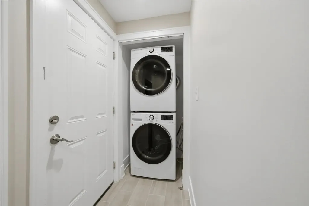 308 West Evergreen Avenue Chicago IL 60610