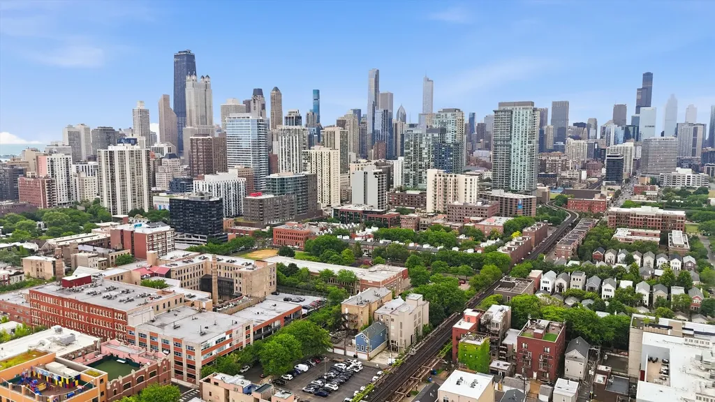 308 West Evergreen Avenue Chicago IL 60610