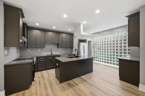 308 West Evergreen Avenue Chicago IL 60610