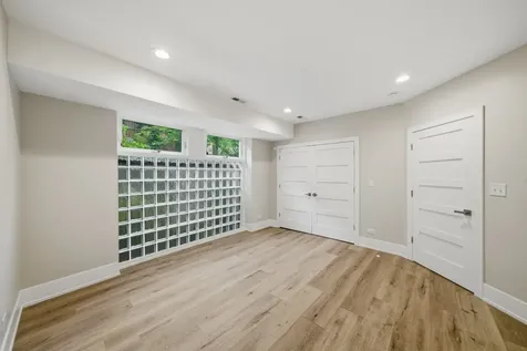 308 West Evergreen Avenue Chicago IL 60610