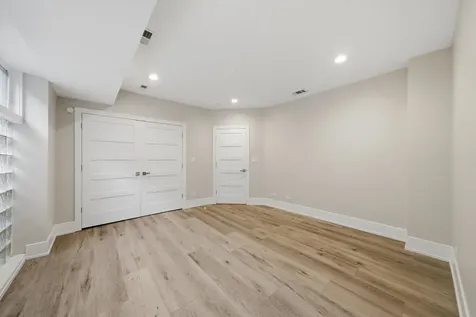 308 West Evergreen Avenue Chicago IL 60610