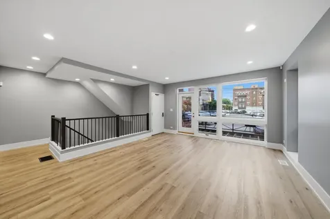308 West Evergreen Avenue Chicago IL 60610