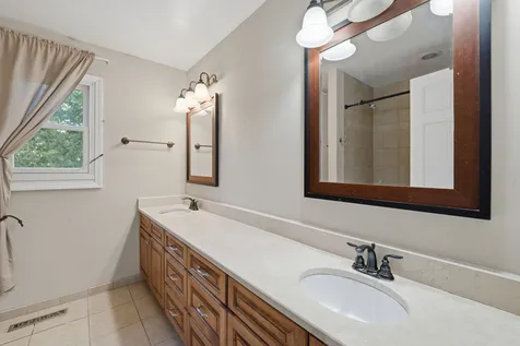 5N861 Harvest Court St. Charles IL 60174