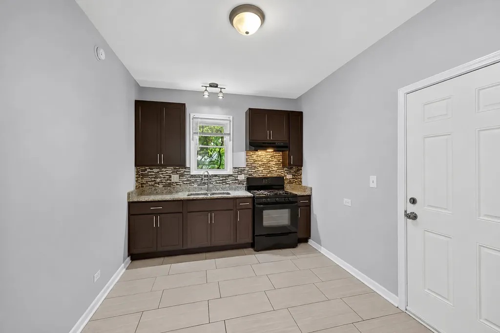 7406 South Crandon Avenue Chicago IL 60649