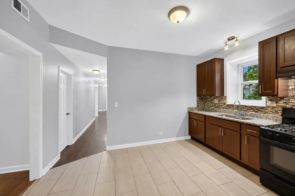 7406 South Crandon Avenue Chicago IL 60649