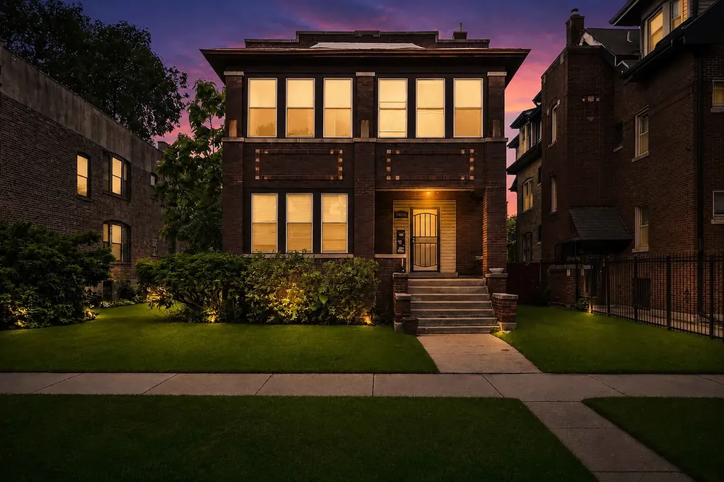 7406 South Crandon Avenue Chicago IL 60649