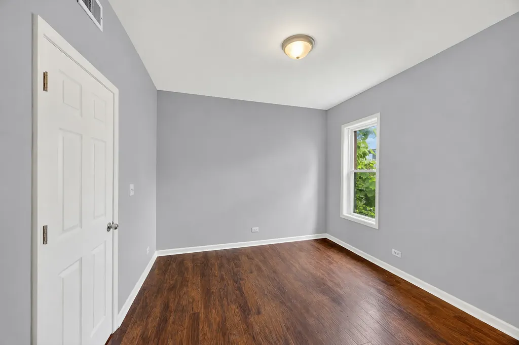 7406 South Crandon Avenue Chicago IL 60649
