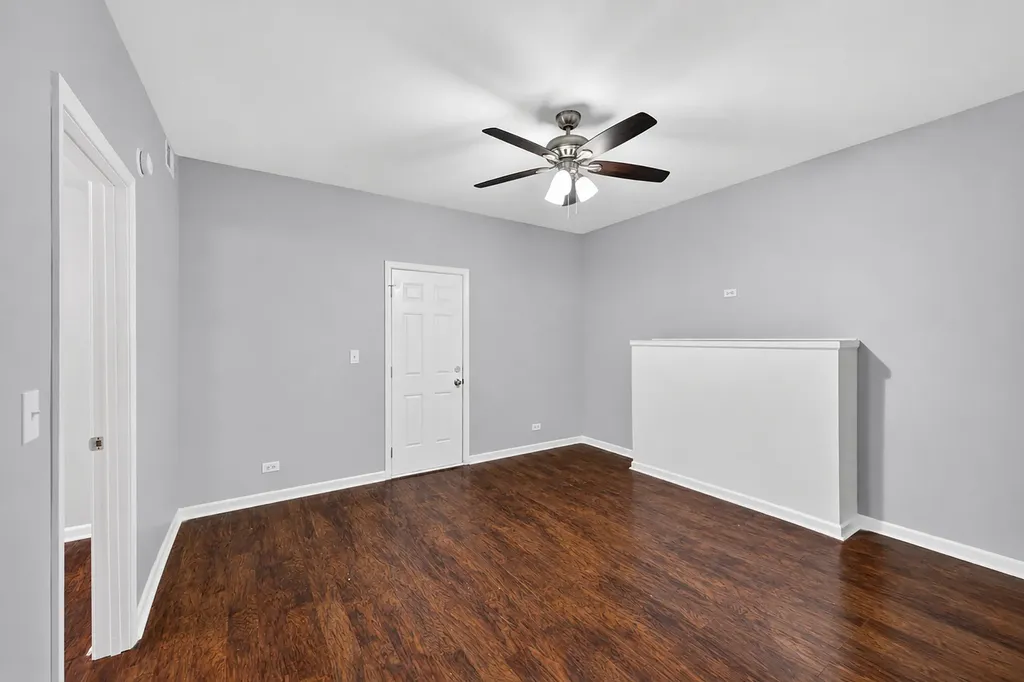 7406 South Crandon Avenue Chicago IL 60649