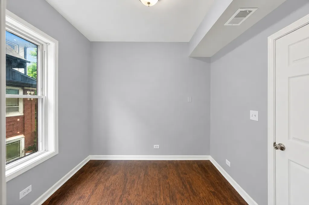 7406 South Crandon Avenue Chicago IL 60649