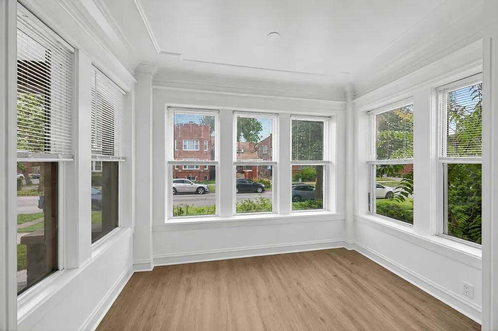 7406 South Crandon Avenue Chicago IL 60649