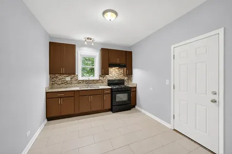 7406 South Crandon Avenue Chicago IL 60649