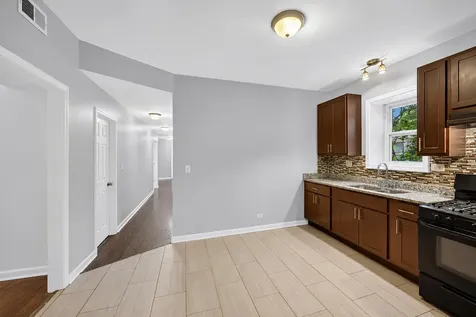 7406 South Crandon Avenue Chicago IL 60649