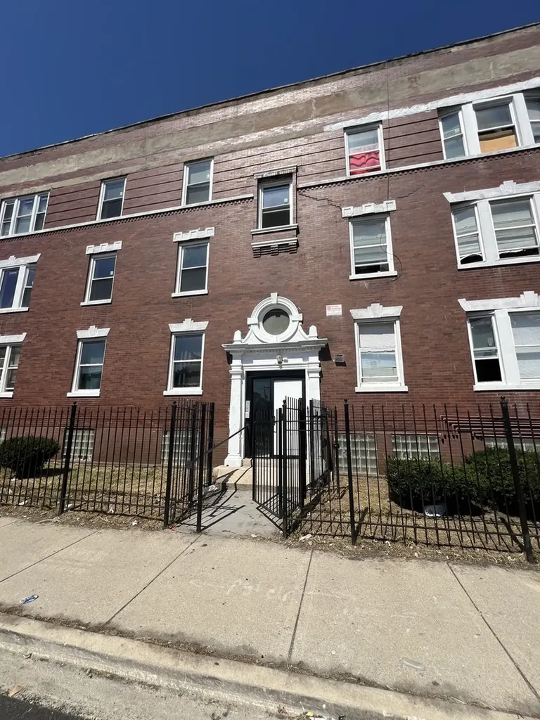 840 West 66th Street Chicago IL 60621