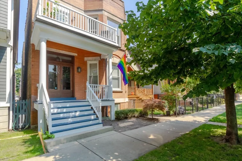 3625 North Hermitage Avenue Chicago IL 60613