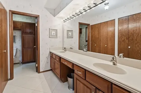 1411 West Allison Court Arlington Heights IL 60005