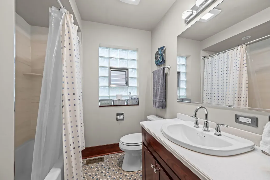 1032 Courtland Avenue Park Ridge IL 60068